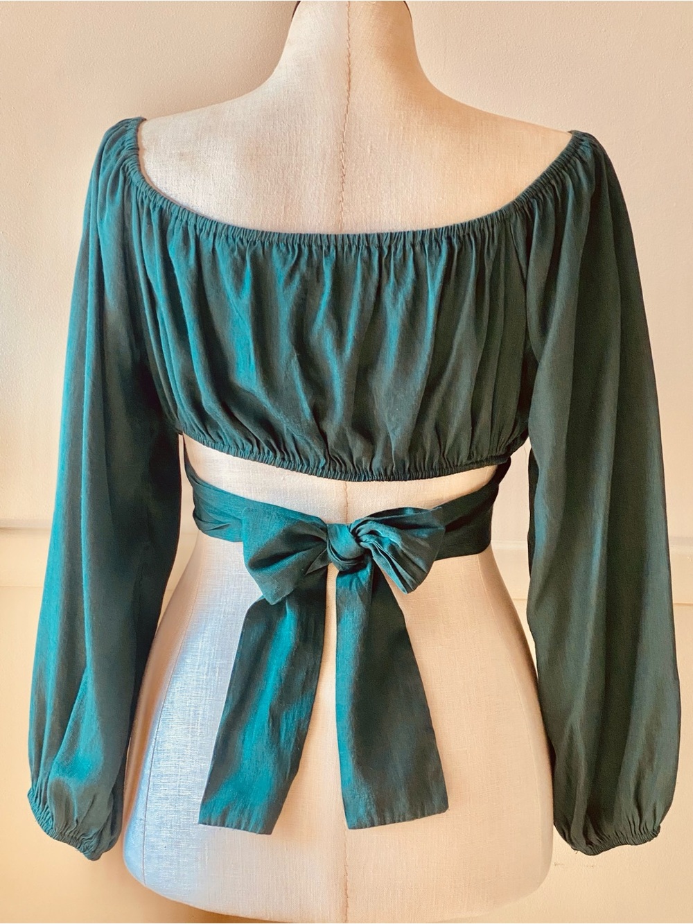 Emerald Green Long Sleeve Peasant Crop Top - Picture 3 of 4